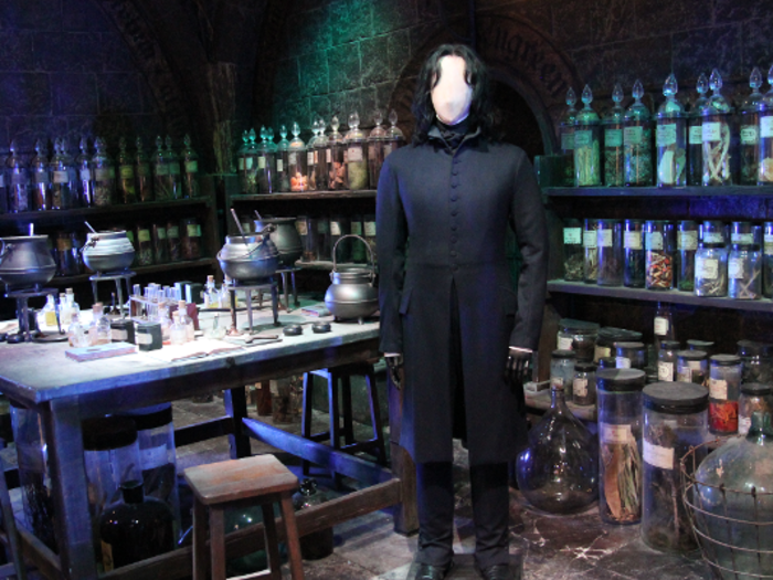 You may not see Professor Snape in "Harry Potter: Wizards Unite," but you can mix your own potions.