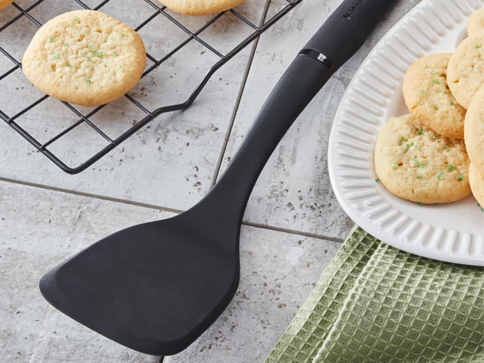 A non-stick solid spatula