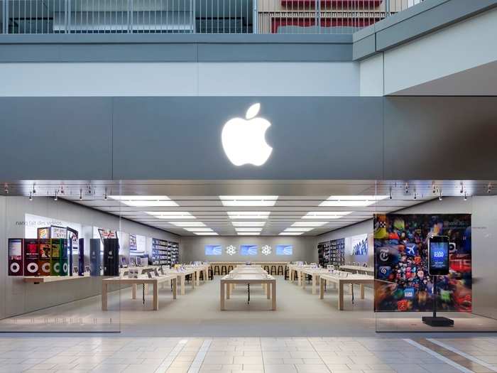 Apple Fairview Pointe-Claire