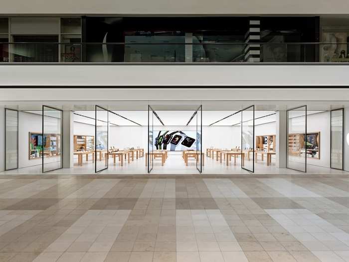 Apple Stoneridge Mall