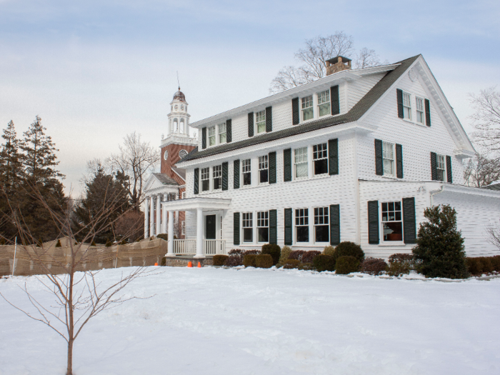 Like in Belle Haven, the streets were extremely quiet and filled with large, beautiful homes.