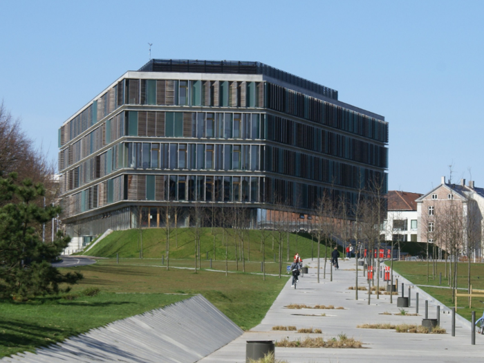 25. Copenhagen Business School
