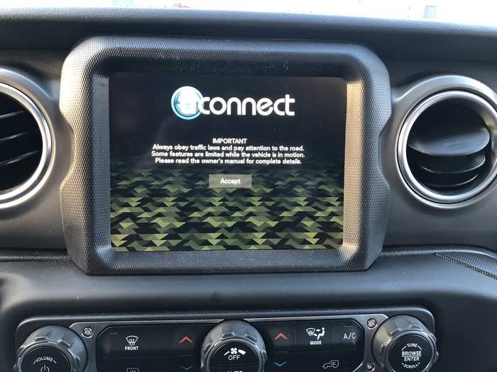 The seven-inch infotainment screen is rinkydink by 2019 standards, but FCA