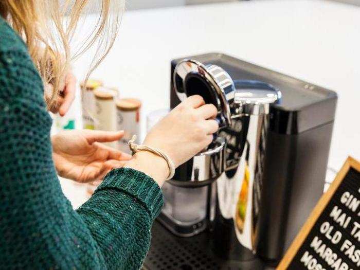 Each pod has a barcode that works as a recipe for the machine, which reads the code and adds the appropriate amount of water and carbonation at the correct temperature.