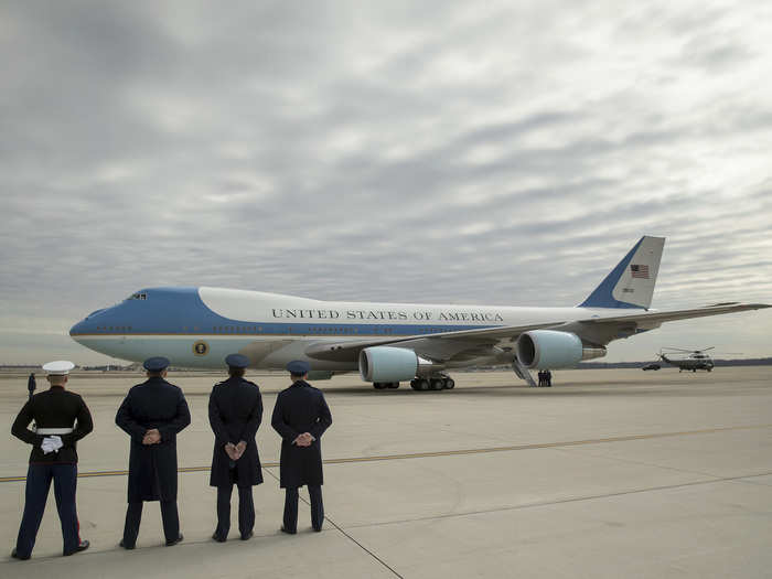 It entered service in 1990 and is expected to be replaced by new planes based on the Boeing 747-8 Intercontinental in 2024.