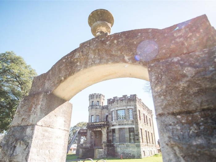 In 1913, a businessman named Alfred Abeel purchased the home and hired a local investor to pick up where Tennant left off. The German-style castle began to take shape during this time.