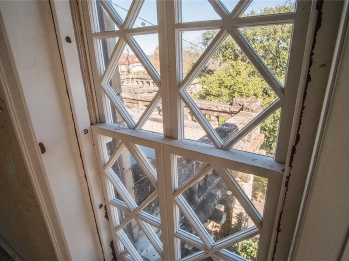 There are also diamond-paned windows circa the Arts & Crafts design era of the early 1900s.