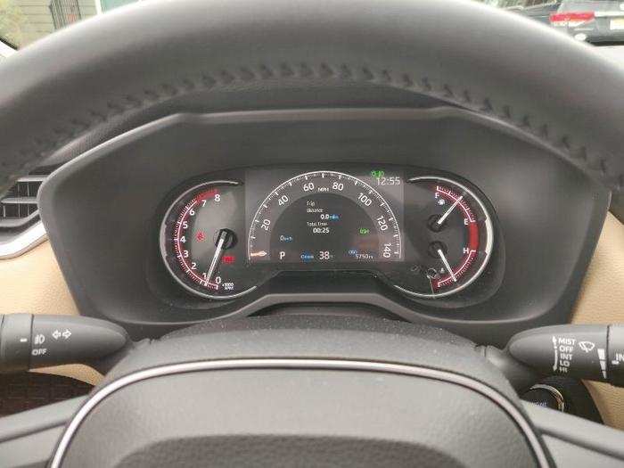 16. Digital instrument display: In front of the driver is a hybrid digital/analog instrument cluster. Our test car