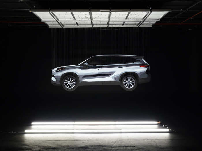 Toyota may be set to introduce a new generation of its hot-selling Highlander midsize SUV.