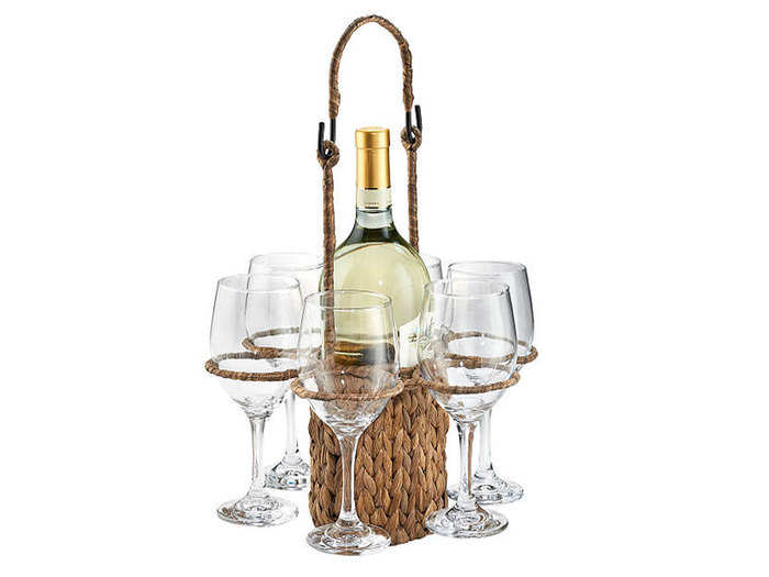 A nice wine tote and glasses set to make her picnic dreams come true