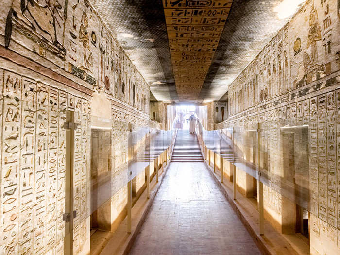 Each tomb roughly follows the same structure. A team of artisans would cut a narrow descending passageway into the limestone rock of the valley. There are typically various rooms off of the passageway with offerings for the afterlife and even fake passageways to trick robbers.