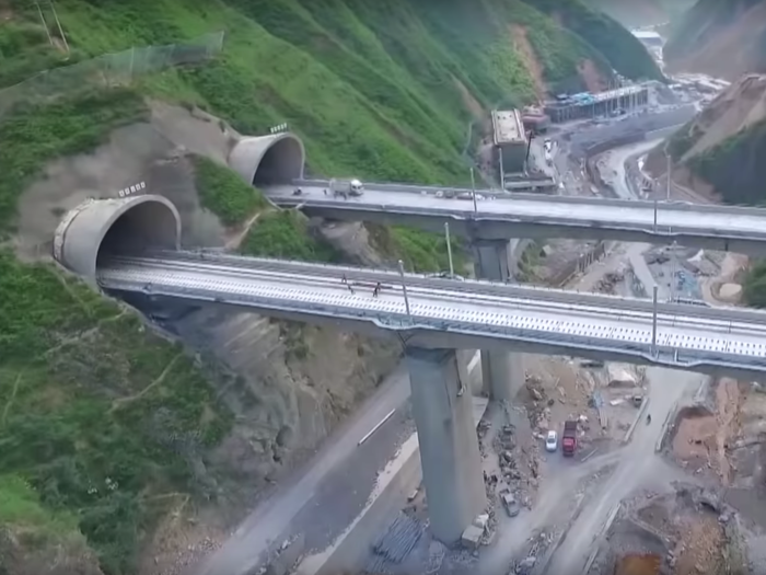 9. West Qinling Tunnel