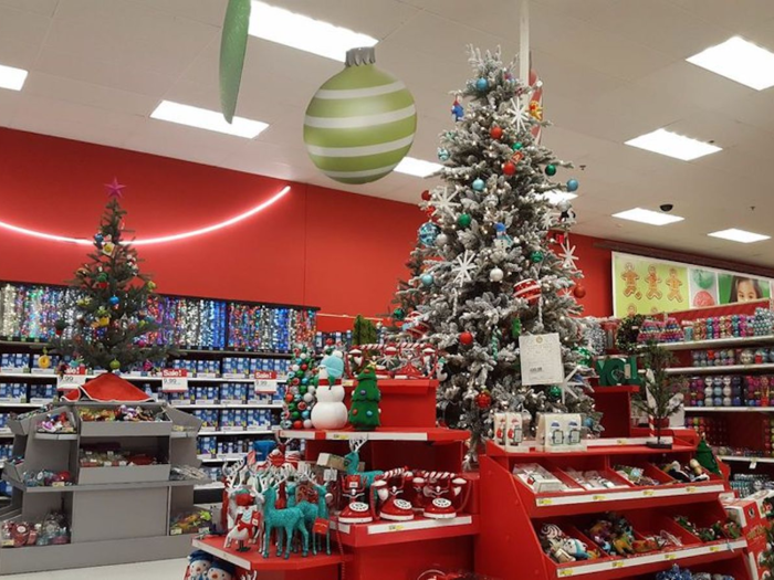 One customer had no more use for hundreds of dollars in holiday decorations.