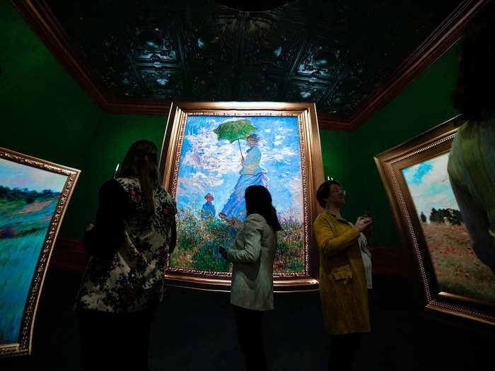 The device offers three virtual experiences: a climb atop Mount Everest, a peek inside paintings by Claude Monet, and a frightening journey into the center of a black hole.