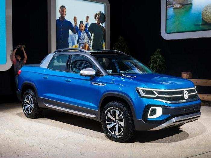 Volkswagen showed off its compact Tarok concept to see if Americans are interested in buying small pickup trucks again.