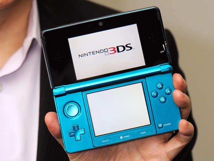 Nintendo 3DS (2011) — $250