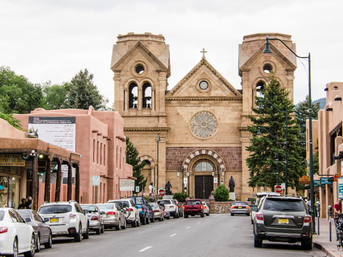 6. New Mexico: 42.2% of households are middle income