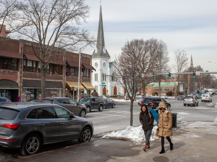 13. Connecticut: 44.2% of households are middle income