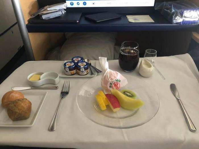 Finally, for the pre-landing meal, I had a fruit plate with a couple of rolls, and another iced coffee.