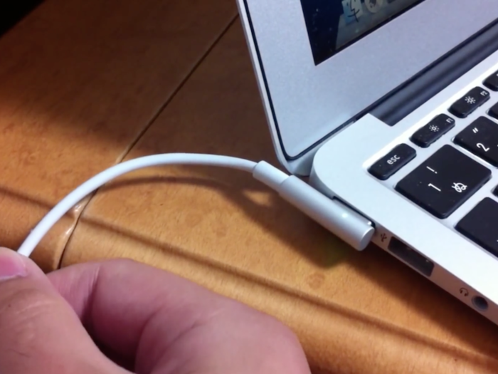 Apple had it right with MagSafe.