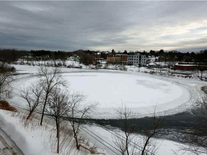 14. Maine: 47.9% of households are middle income