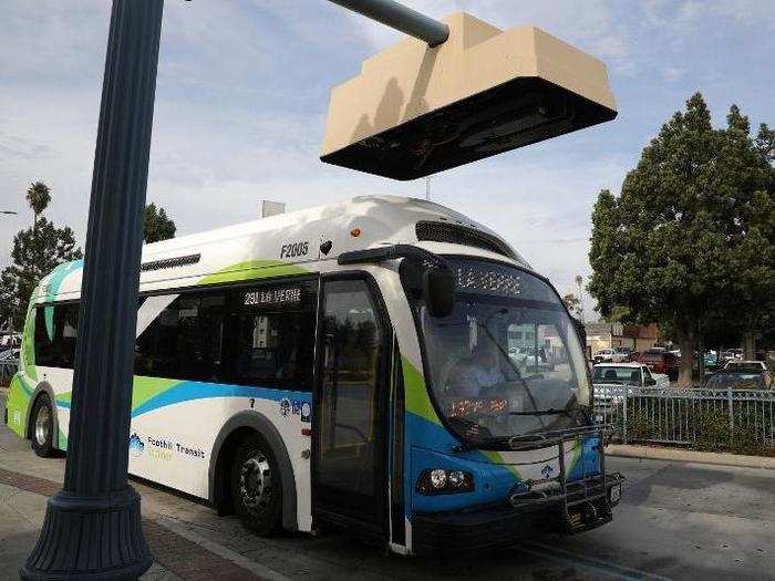 California is trying to save $1.5 billion by requiring cities to use electric buses