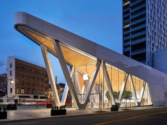 6. Apple Downtown Brooklyn