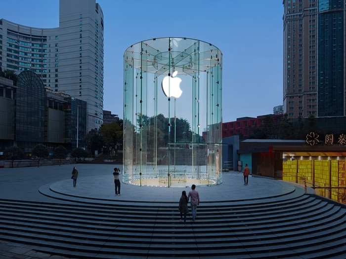 13. Apple Jiefangbei