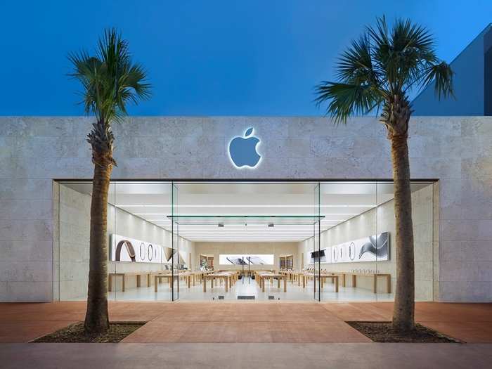 28. Apple Lincoln Road