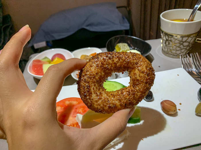 Having gotten a croissant on the previous flight, I decided to try out the Turkish "simit," a circular bread crusted with sesame seeds. It was both crunchy and chewy in a satisfying way, similar to a bagel. Overall, the breakfast was slightly more elaborate than the breakfast on the previous flight. For example, I was able to order a mixed-fruit smoothie on this flight, which tasted like it had just been mixed up moments before.