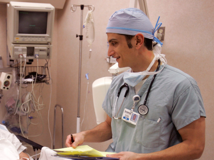 Anesthesiologists make an average of $280,390 a year