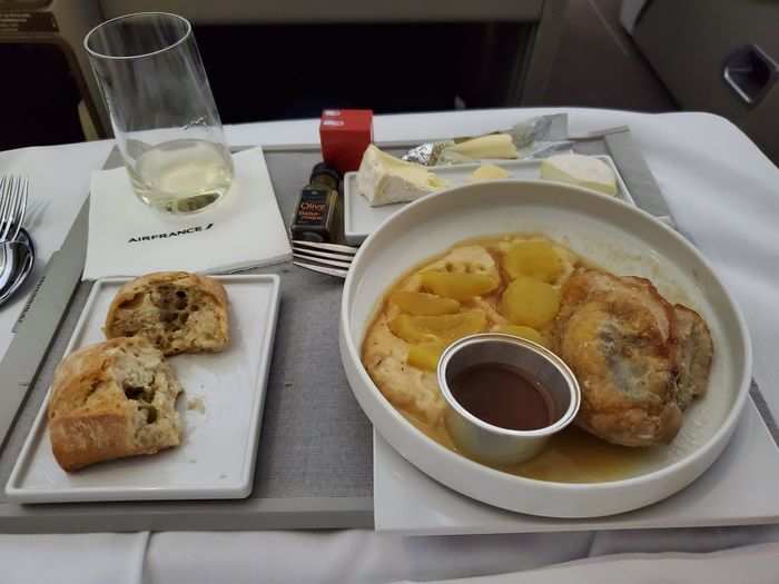 The guinea fowl was tender, with another flavorful sauce, and lovely mushy potatoes. Both flights had Sancerre, my favorite wine, and the flight attendants refilled my glass multiple times.