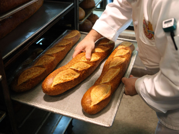 9. Bakers earn a median of $25,600 a year, and there are 37,550 employed in the restaurant industry.