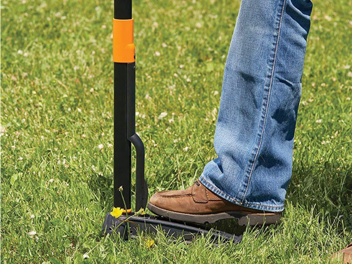 A hands-free weeding tool