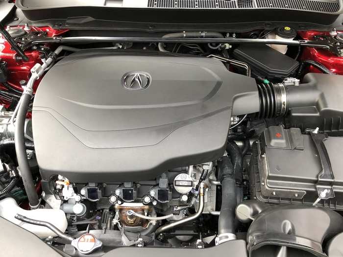 ... A 290-horsepower 3.5-liter V6 — no turbocharger, just motor! And it