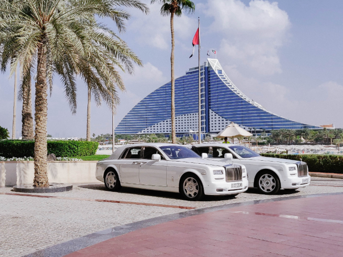 2. A stay at the Burj Al Arab includes Rolls-Royce chauffeur service.