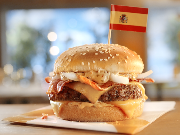 Grand McExtreme Bacon Burger from Spain