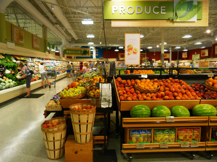 The Publix employee added that shoplifters often "avoid meaningful interactions or any person-to-person interaction" from the moment they enter the store.