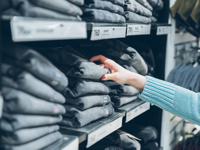 Some shoplifters often try "harder than normal to blend in," one Target employee said, adding that retail employees with a "trained eye" can usually pick up on this subtle "forced relaxation."