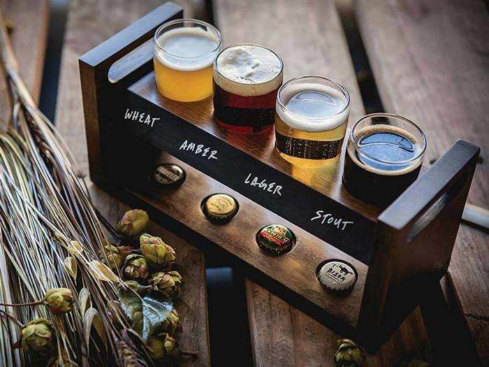 A craft beer flight holder