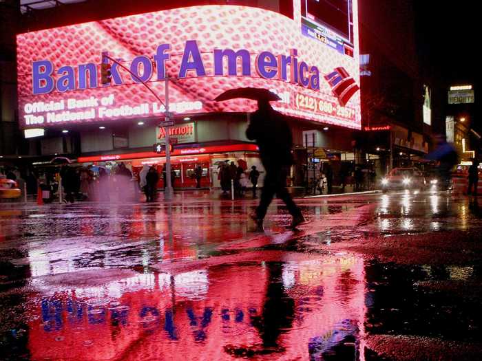 North Carolina: Bank of America is headquartered in Charlotte. The bank had revenues of $110.6 billion and 204,489 employees.