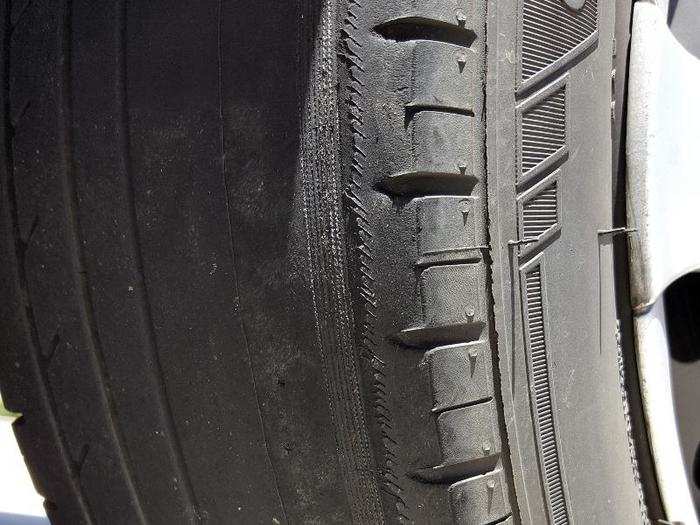 Uneven tire tread wear