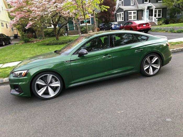 The RS 5 Sportback is a really, really, really nice-looking car. Smoothly muscled, with curves in all the right places, and a pleasantly long, low stance.