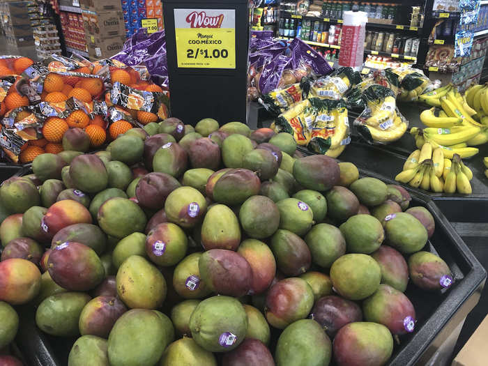 This is a genuinely large pile of mangoes. My conclusion: Mangoes are a popular item in this LA neighborhood.