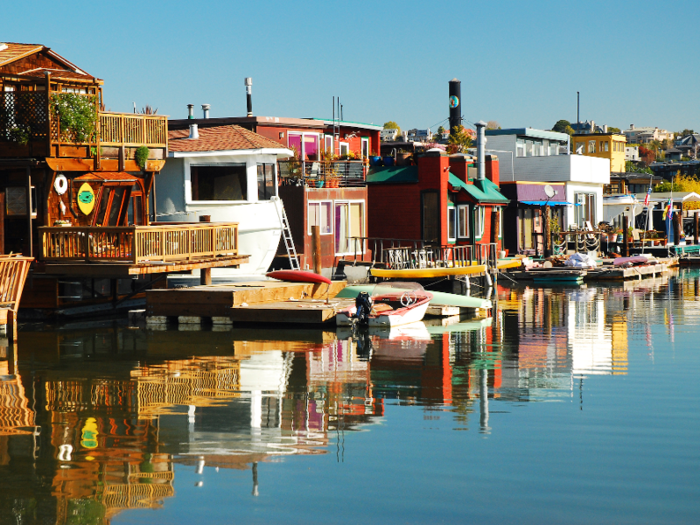 City-dwellers are buying or renting houseboats because they