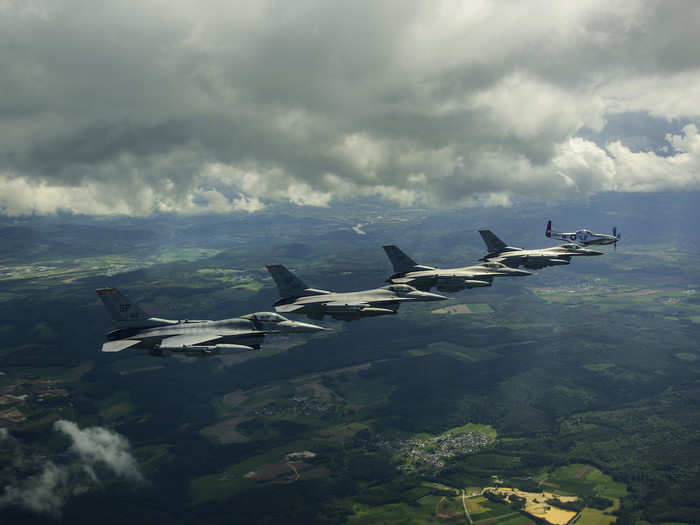 The SCAT VII flew into Spangdahlem as F-16s were training. The training ended with a formation which gave Spangdahlem