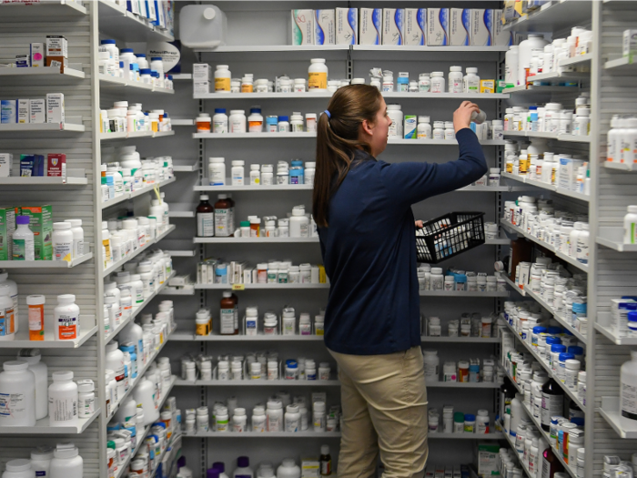 23. Pharmacy technicians earn a median of $38,940 a year, and there are 68,730 employed in hospitals.