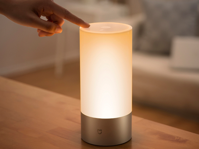 A smart lamp to help him start and end his days