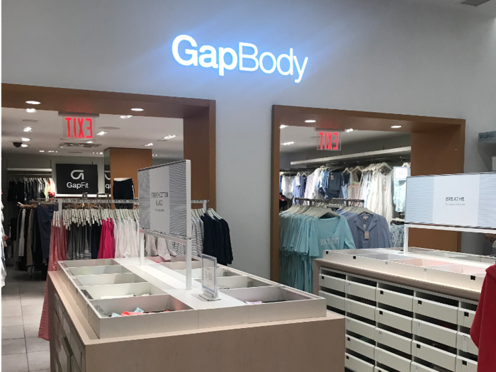 We went to a Gap store and saw why its sales have been struggling Business Insider India