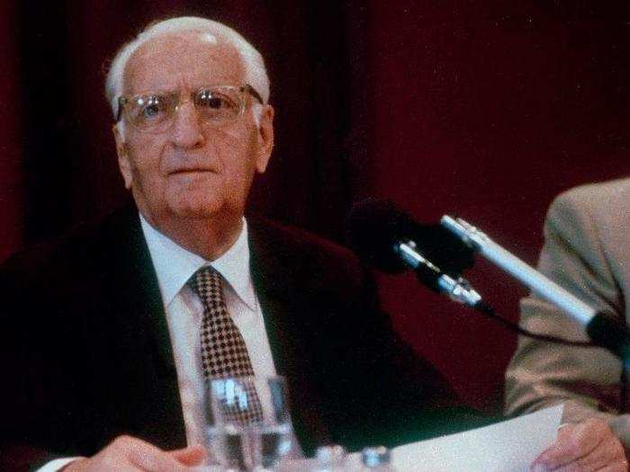 Enzo Ferrari died in 1988 at the age of 90. But before his passing, he signed off on one final car to commemorate the 40th anniversary of his company.